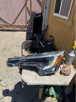 Toyota Corolla LEFT USED OEM HEADLIGHT (2024-2026)