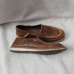 Ariat Crusiers Size 10