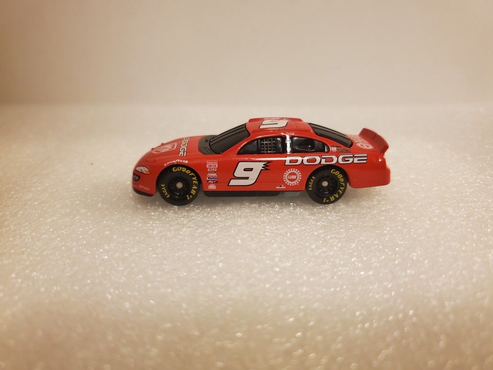 Hasbro 2001 No. 9 Bill Elliot DODGE Intrepid National Training Center 1/64