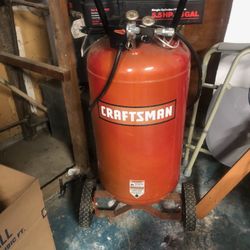 Older craftsman 5.5hp 25gal air compressor works great 100$ or best offer.