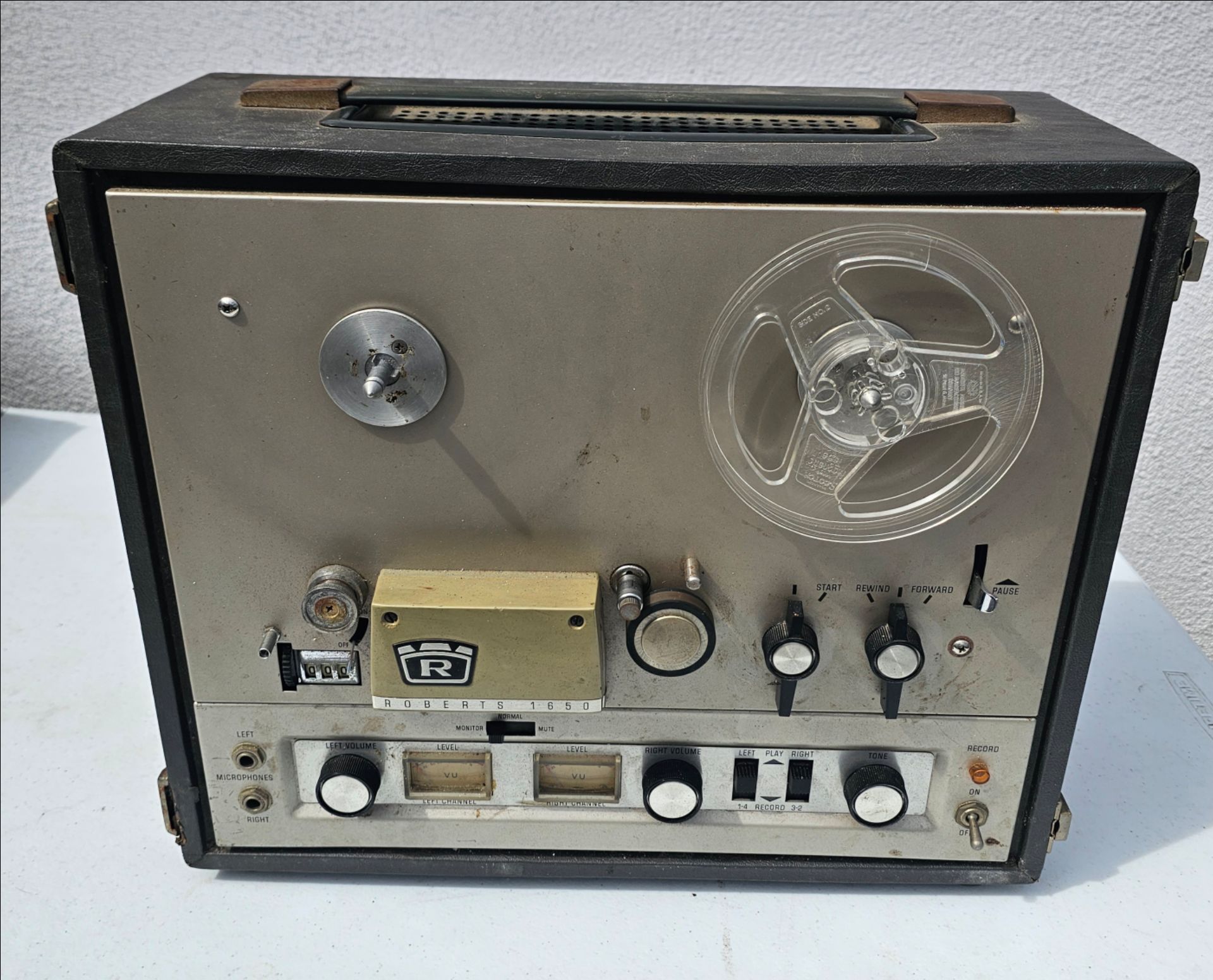Vintage Roberts wheel reel to reel tape recorder