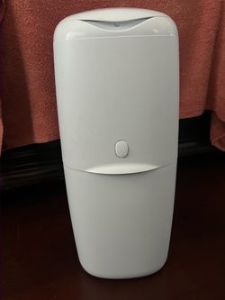 Baby diaper pail