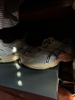 New balance men’s size 8 in a half