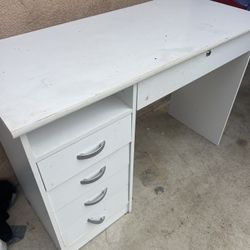 Table/Makeup Table