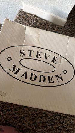 Steve Madden short black boot
