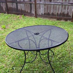 Outdoor table black