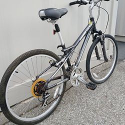GT MOUNTAIN BIKE FOR SALE 