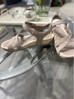 Bare Traps Danny’s womens sandal