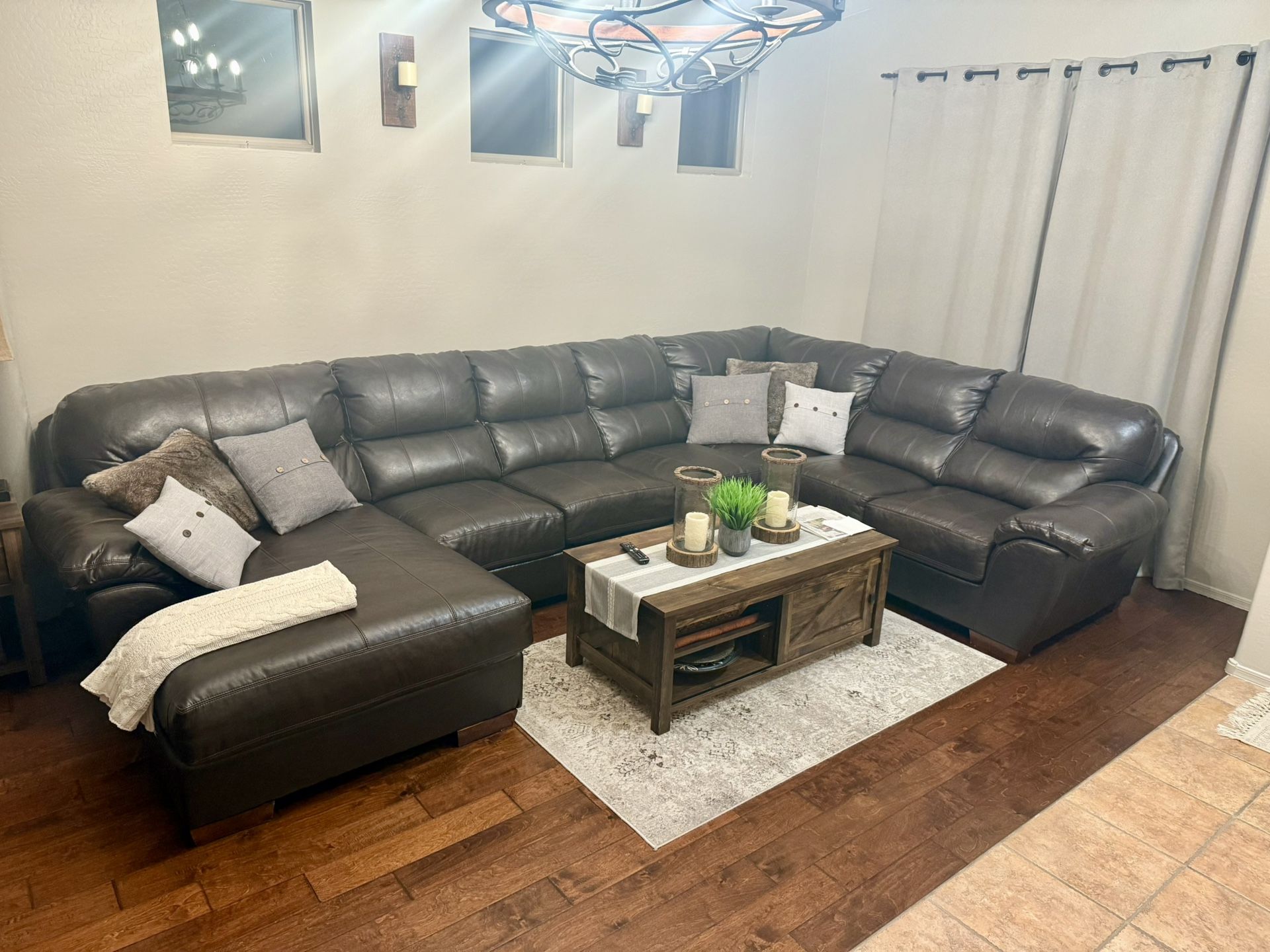 Mint Condition Chocolate Brown Vegan Leather Jackson 7 Seater Sectional With Chaise