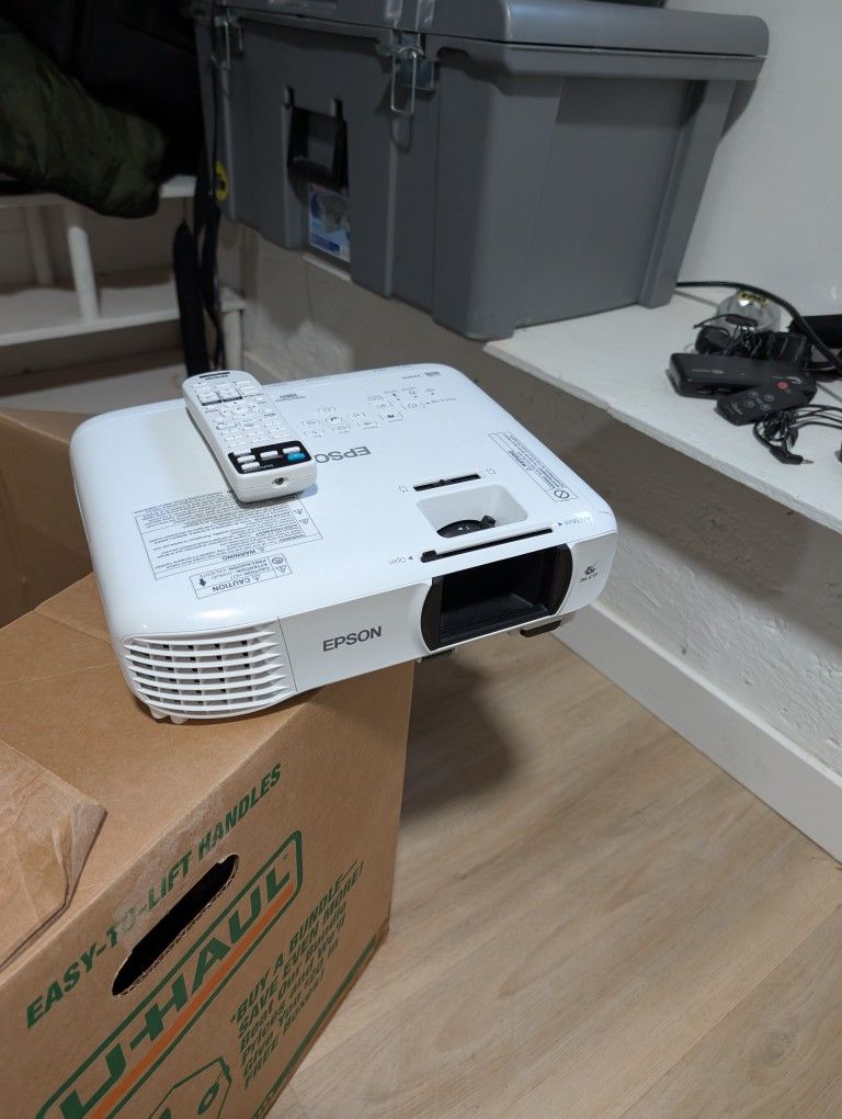 EPSON PROJECTOR Great Condition