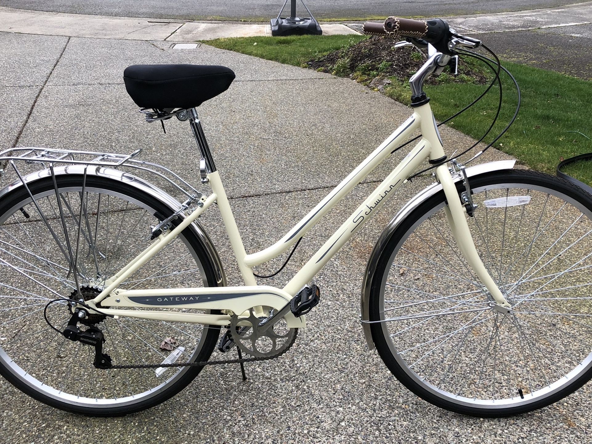 Schwinn Women's Gateway 700c/28" Hybrid Bike - Cream