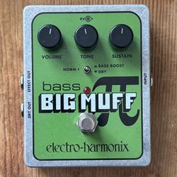 Electro Harmonix Bass Big Muff Fuzz Distortion Pedal. 