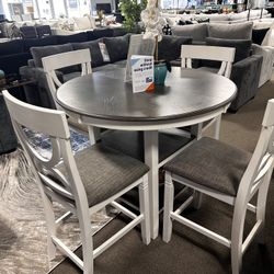 Stunning Dining Set! $499 🤍🔥