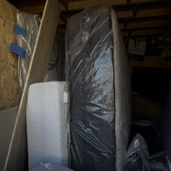 King Mattress and Full Mattress 