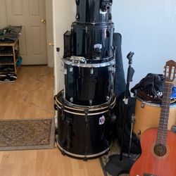Pearl Export Drums