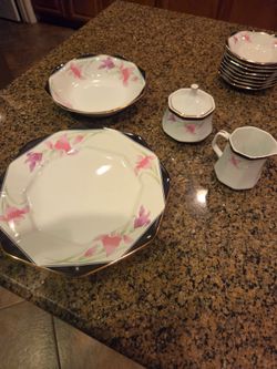 China  dishes set for 8 perfect  name is Mayflower  never used