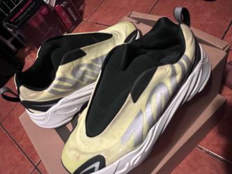 Adidas Yeezy Boost 700 MNVN Sneakers