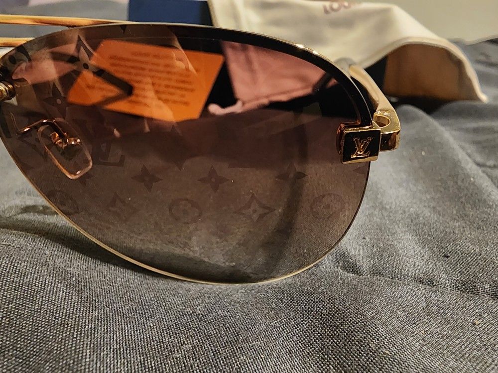 Louis Vuitton Millionare Aviator Sunglasses USED ONCE display picture 1