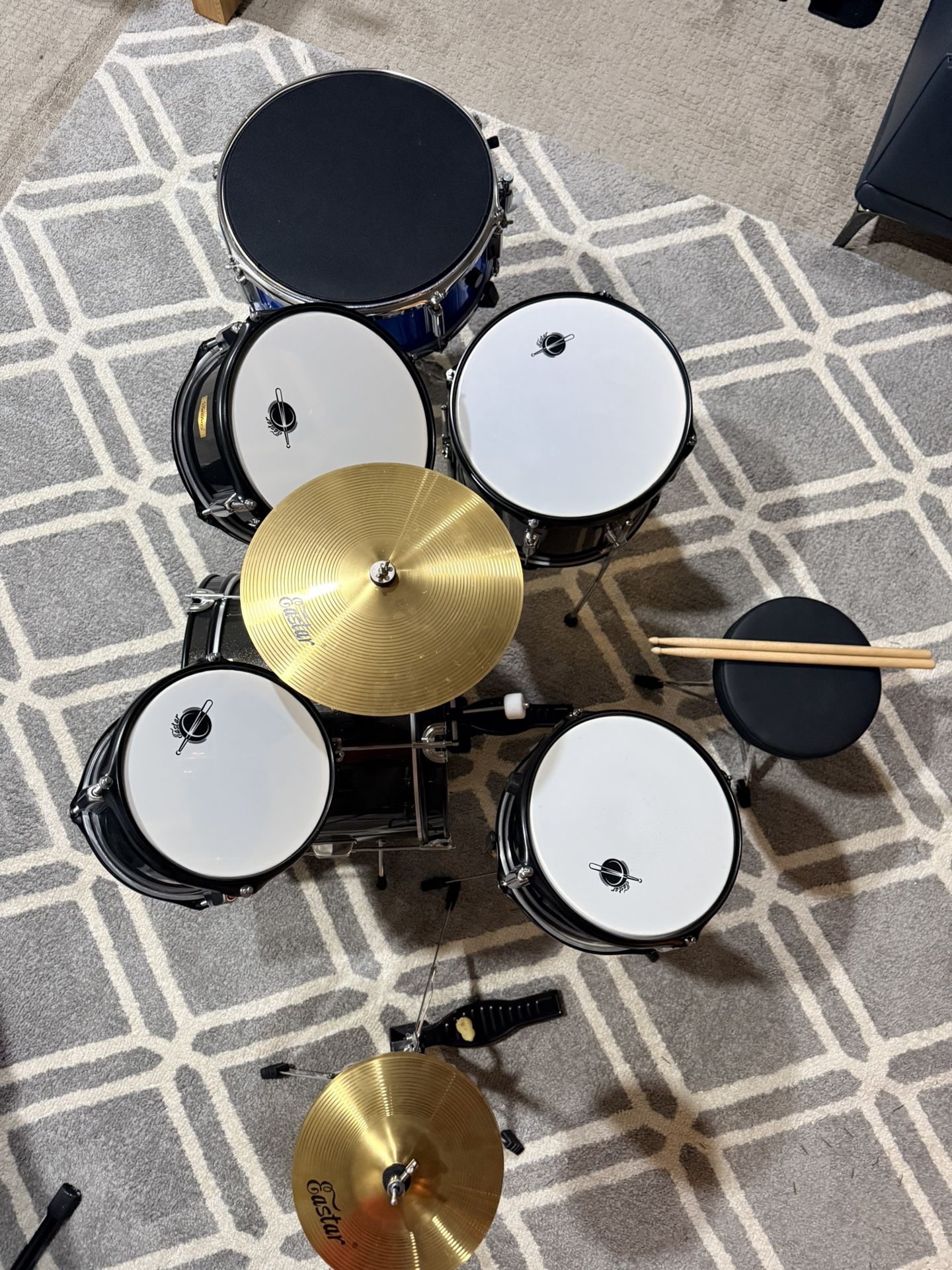 Easter 16-inch 5 Piece Drum set + Extra Snare Drum