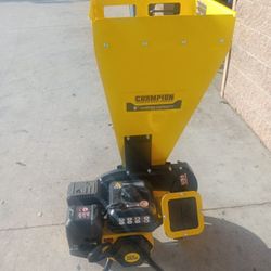 Champion Power Equipment
3 in. Dia 224 cc 2-in-1 Upright Gas Powered Wood Chipper Shredder