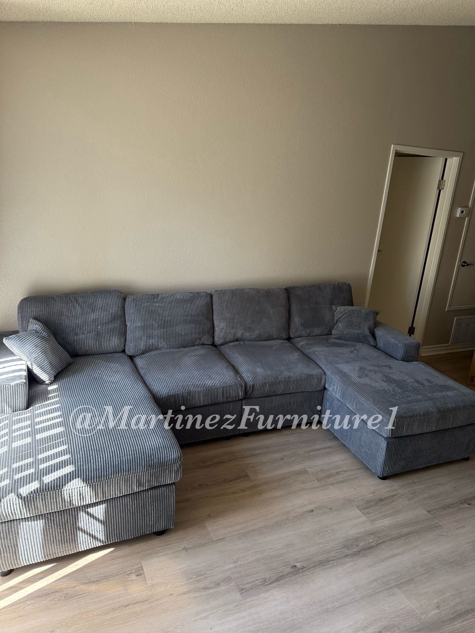 BRAND NEW GREY DOUBLE CHAISE SECTIONAL SOFA COUCH (NEW IN BOXES)