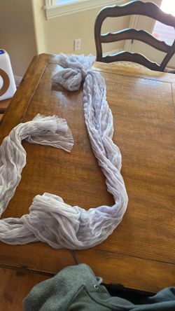 Table runner tulle light grey 22 runners total