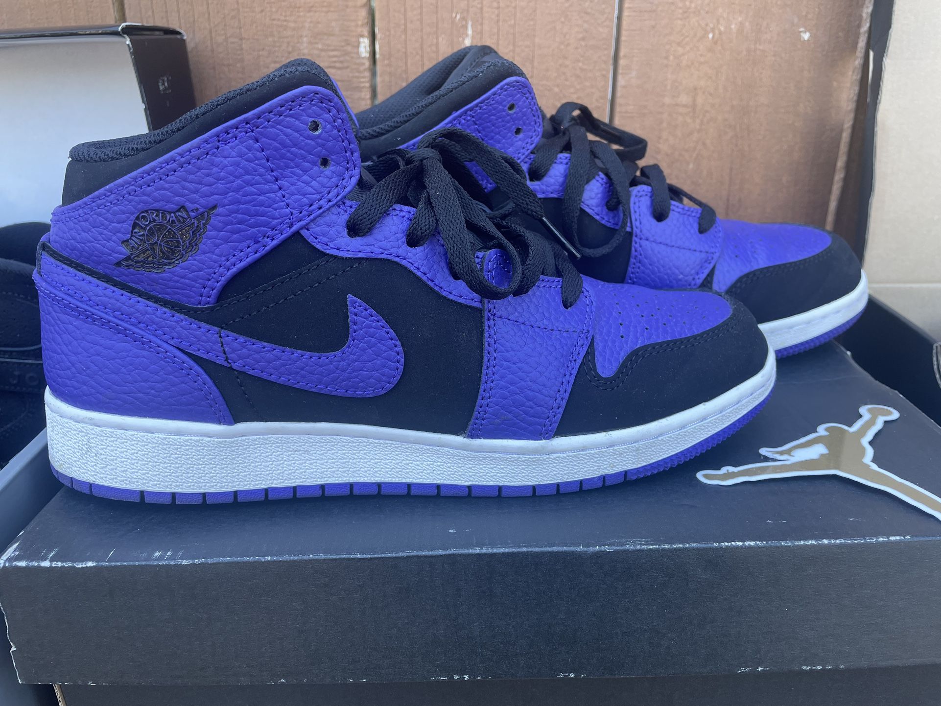 Air Jordan 1 Mid Black- 8.5W