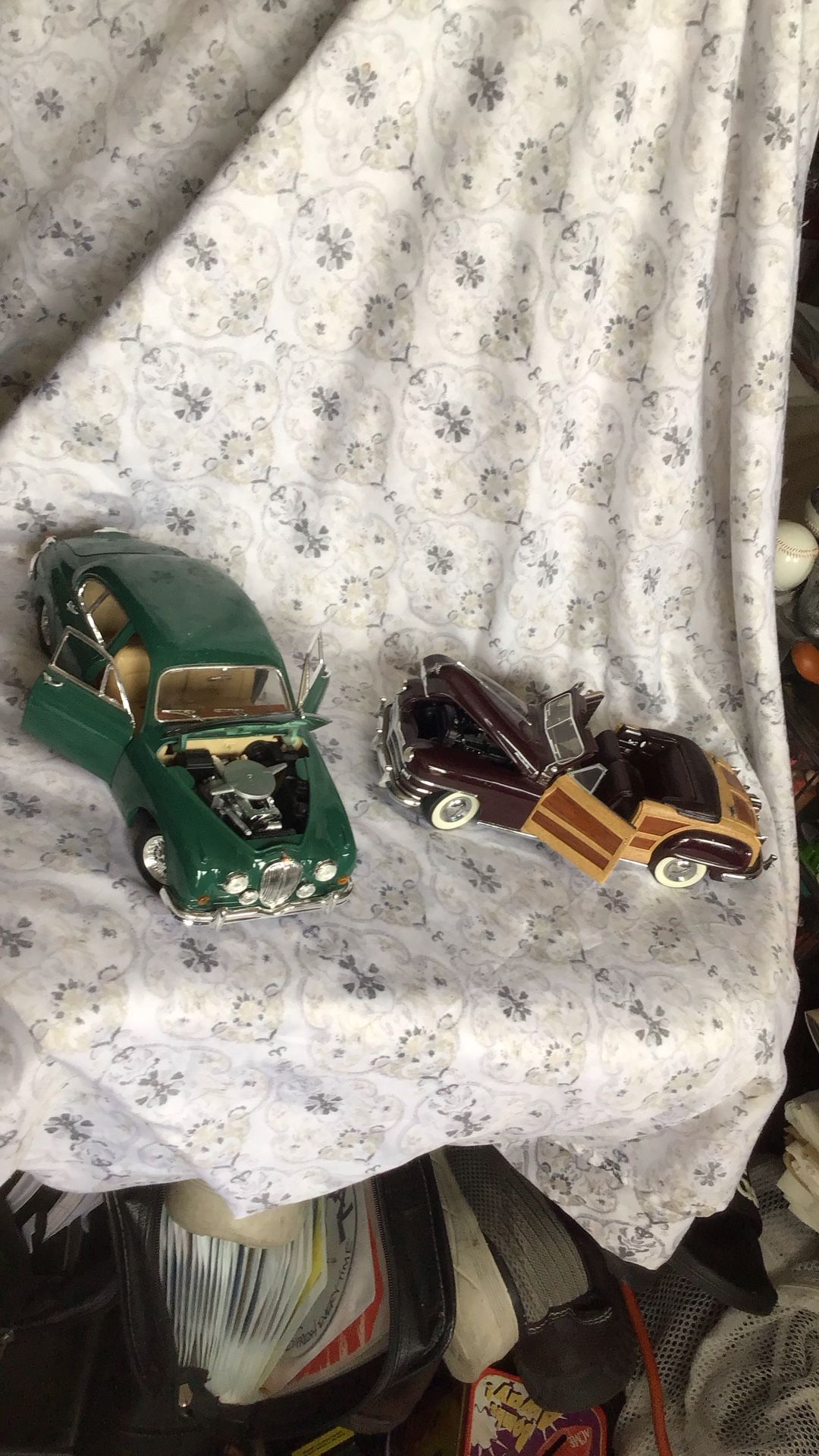 Collectible 1/18 Scale Models 