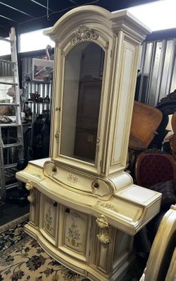 Italian Silik Curio Display China Cabinet Italy 