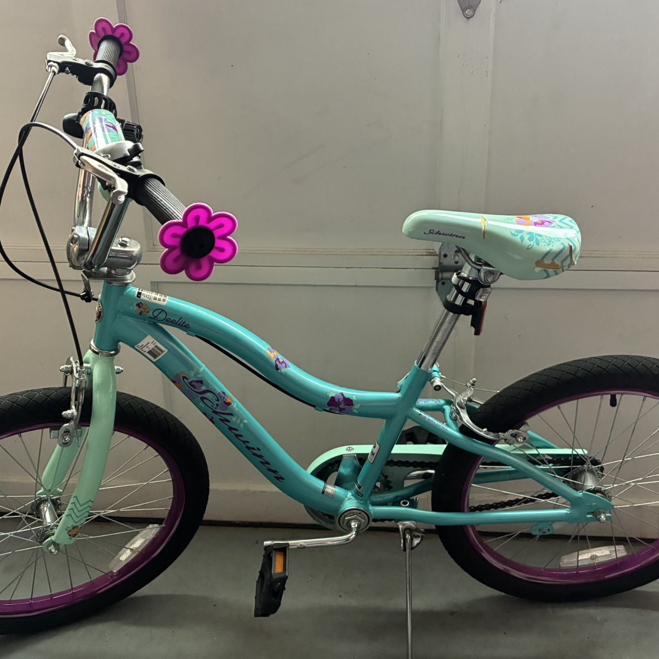 Deelite Girls Bike 20” – Cute Flowers – Great Condition
