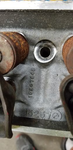 1992-96 Corvette LT1 Clyninder Heads 10207848