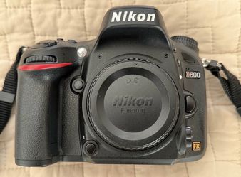 Nikon D600 (Shutter Count: 415)