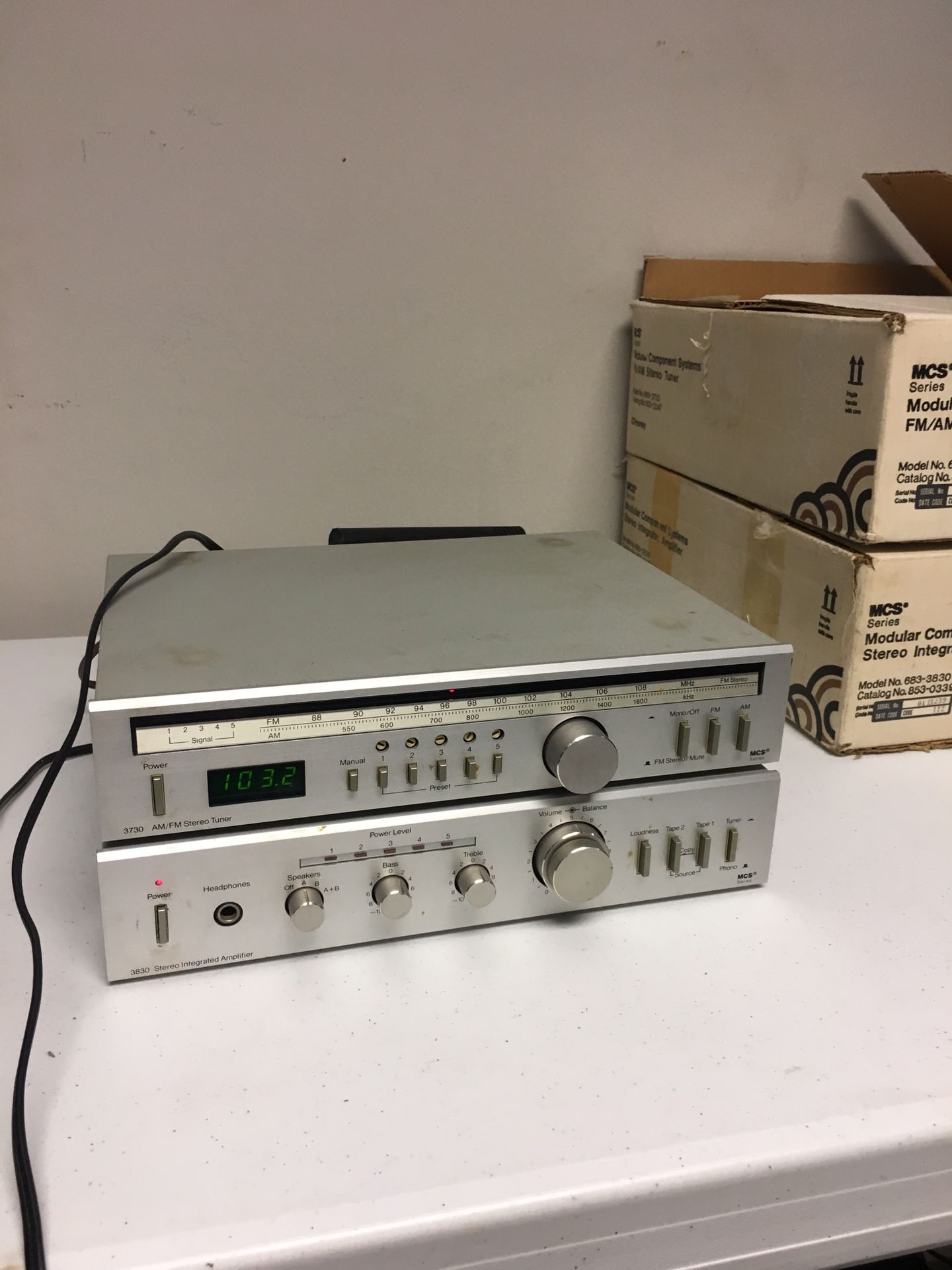 Awesome set!! MCS series vintage stereo amplifier and Fm/am tuner -made in Japan