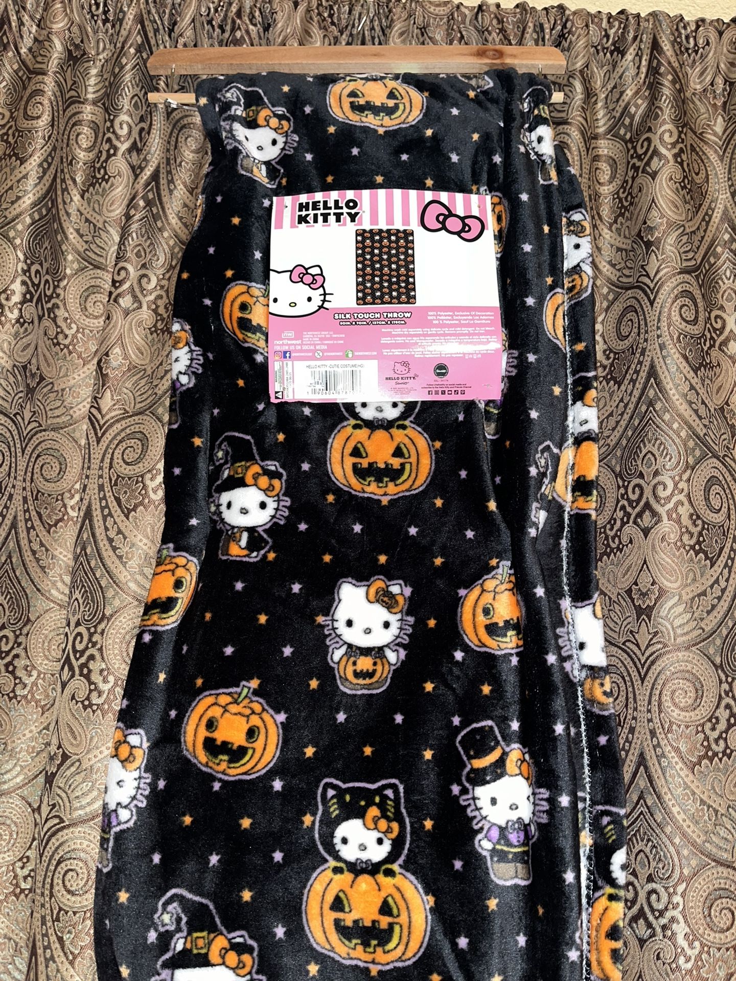 Hello Kitty Halloween Blanket