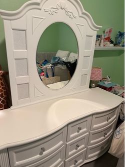 Girls Mirrored Dresser