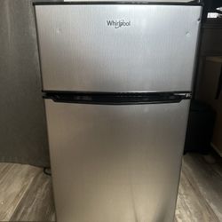 Stainless Still Mini Refrigerator 