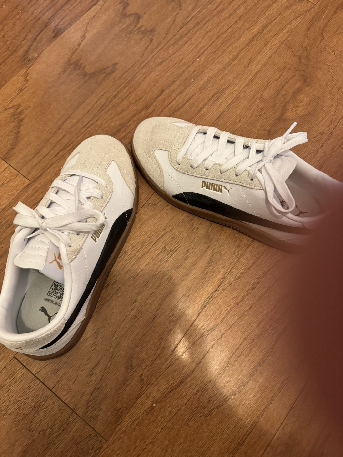 Puma athletic Shoes