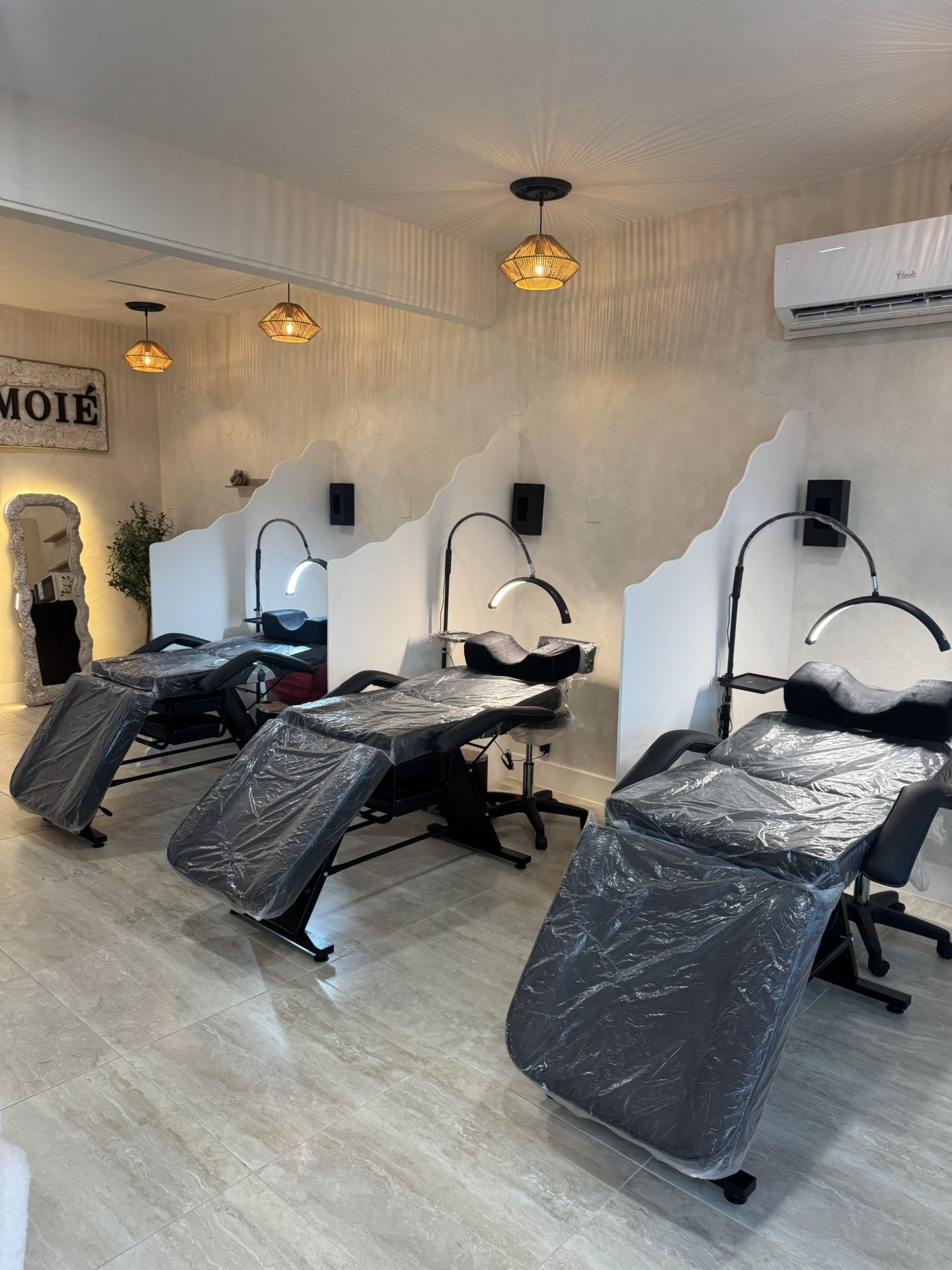 Especialista En Cejas , Pestañas Y Tatuajes