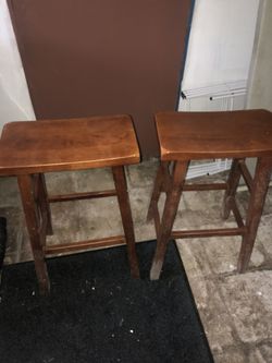 2 wooden bar stools