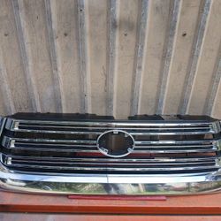 2014-2017 Toyota Tundra Front Grille Used Oem