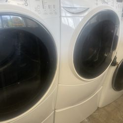 Len more Washer And Dryer Set Whit Pedestals 