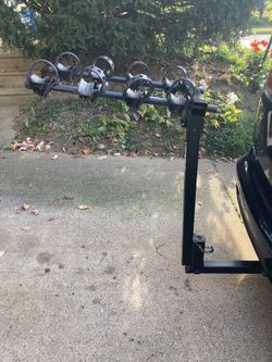 The Thule Camber 4 bike Hitch Rack, great condition. 