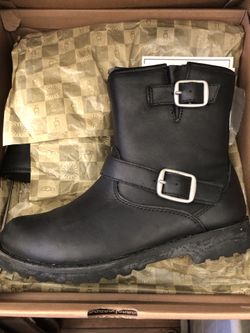 UGG KIDS size 3