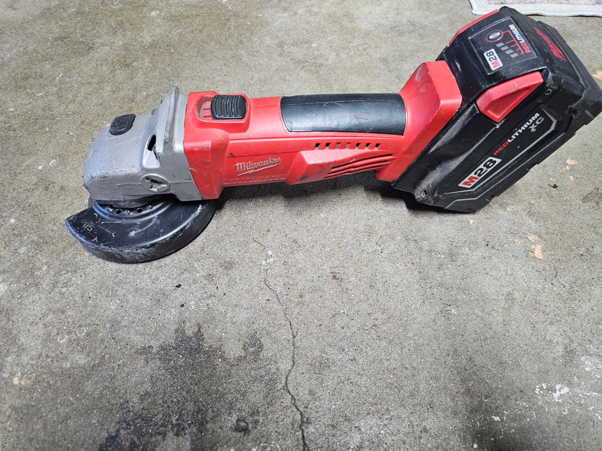 Milwaukee M28 Grinder and Battery