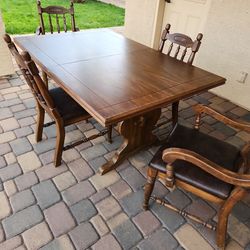 Kitchen Table & 4x Chairs