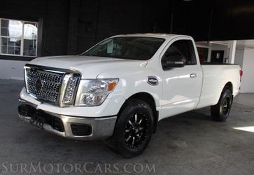 2017 Nissan TITAN