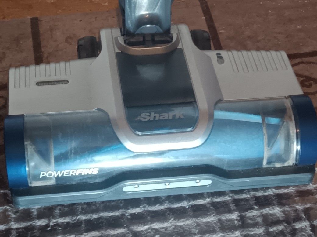 Shark Cordless Vacuum Cleaner New Condition, Asking $130.00