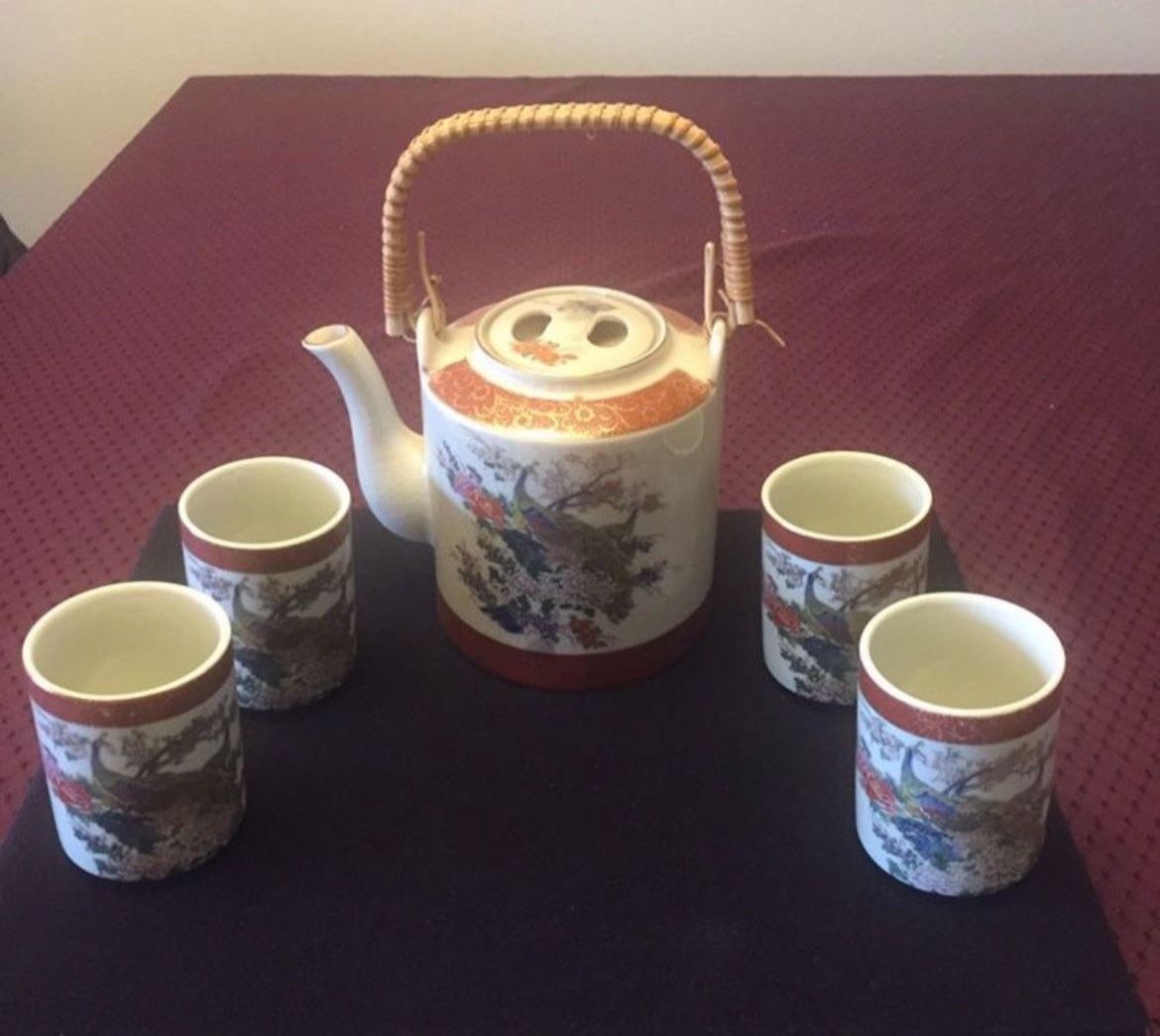 Vintage Tea set Satsuma Raku craze peacock &floral w/ gold accents. 5 piece set.