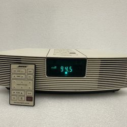 BOSE WAVE RADIO AM/FM RADIO/ ALARM/AUX INPUT W REMOTE