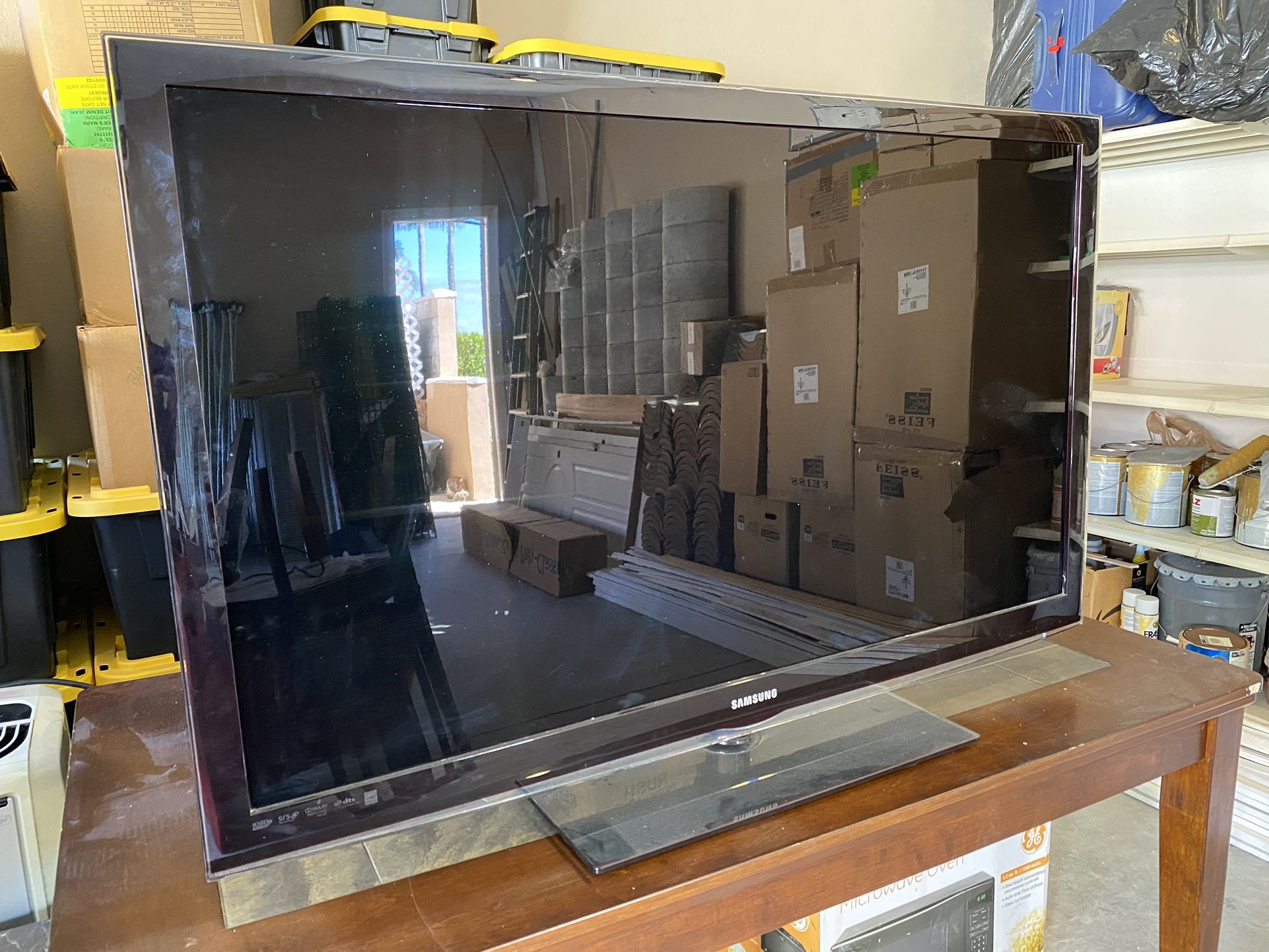 50 Inch Samsung  FLAT SCREEN TV LIKE NEW  Model LN55C610N1FXZA